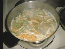 Boiling noodles