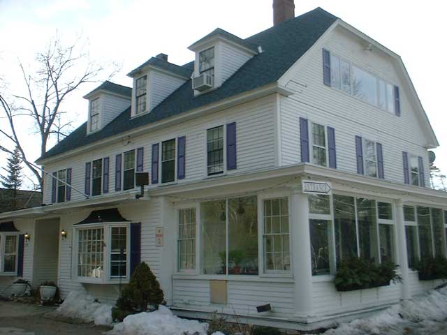 Moat Mountain Inn